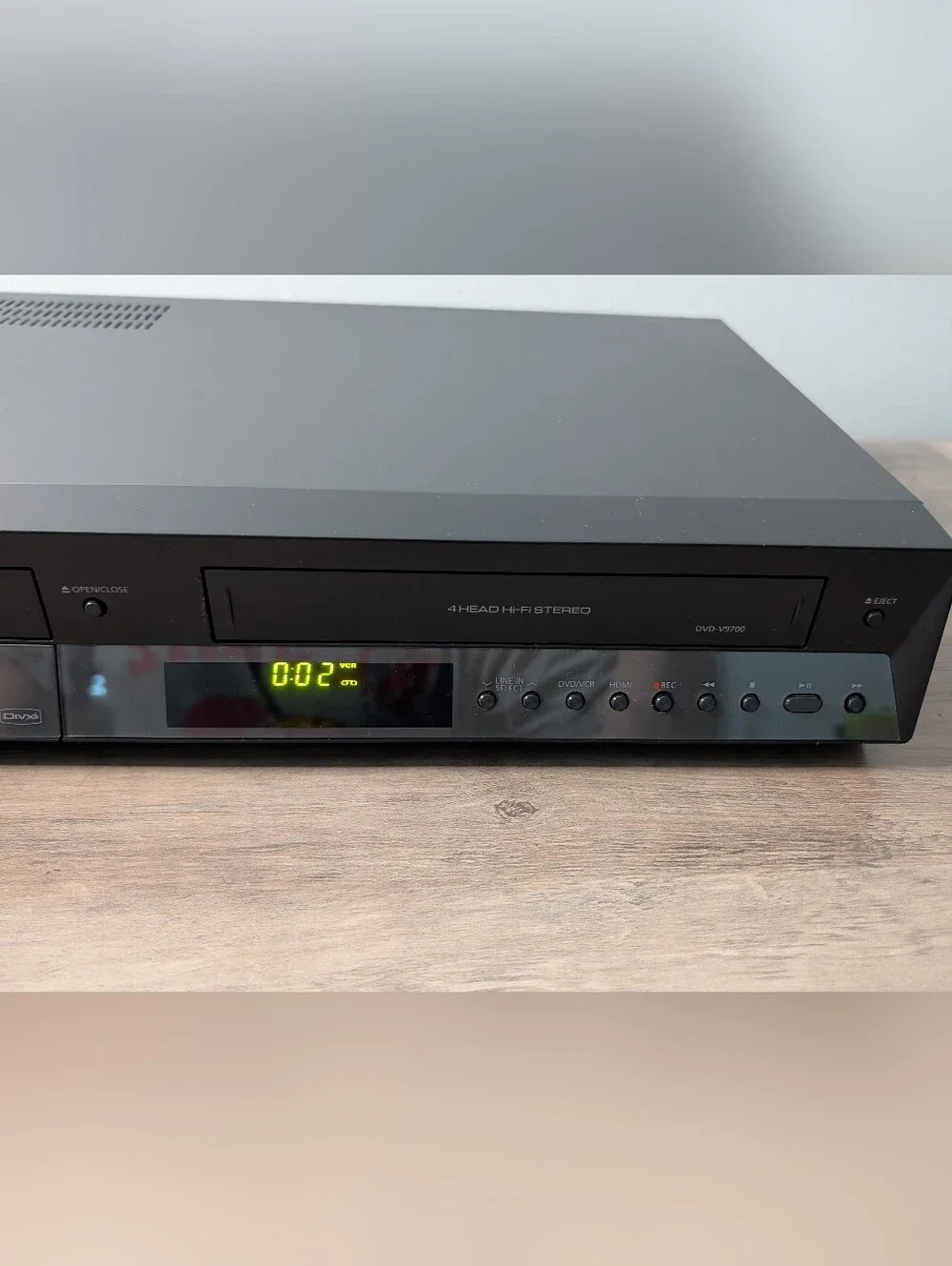 Samsung DVD-V9700 DVD/VCR Player Combo Tested - Works - Comes W/ AV Cable HDMI